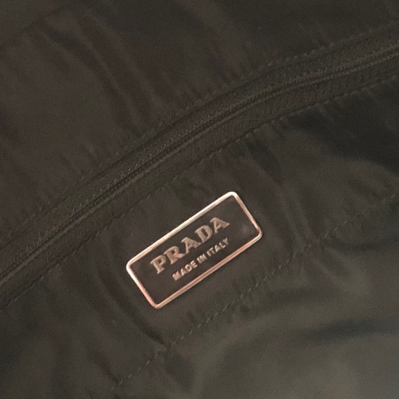 Prada Authentic L Tote - Picture 4 of 12